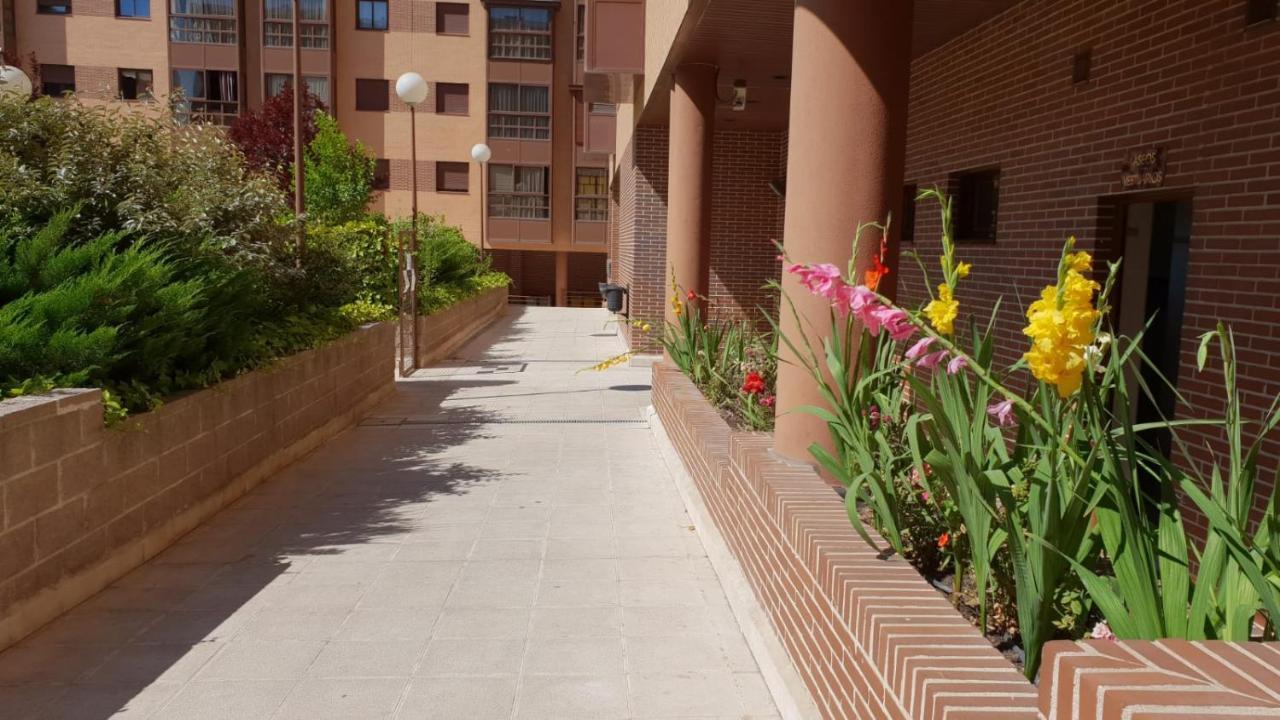 Apartment Madrid Barajas Buitenkant foto